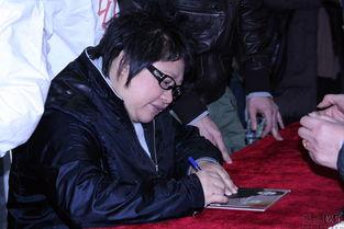 韩红新照片,风采依旧引人瞩目